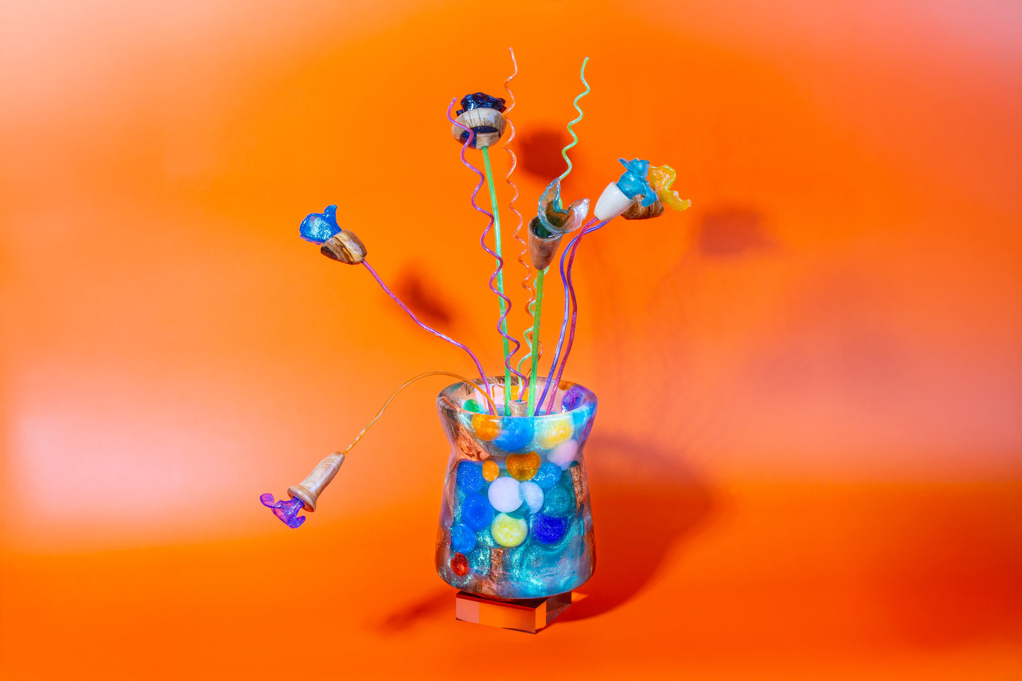 Epoxy vase with wood and epoxy flowers