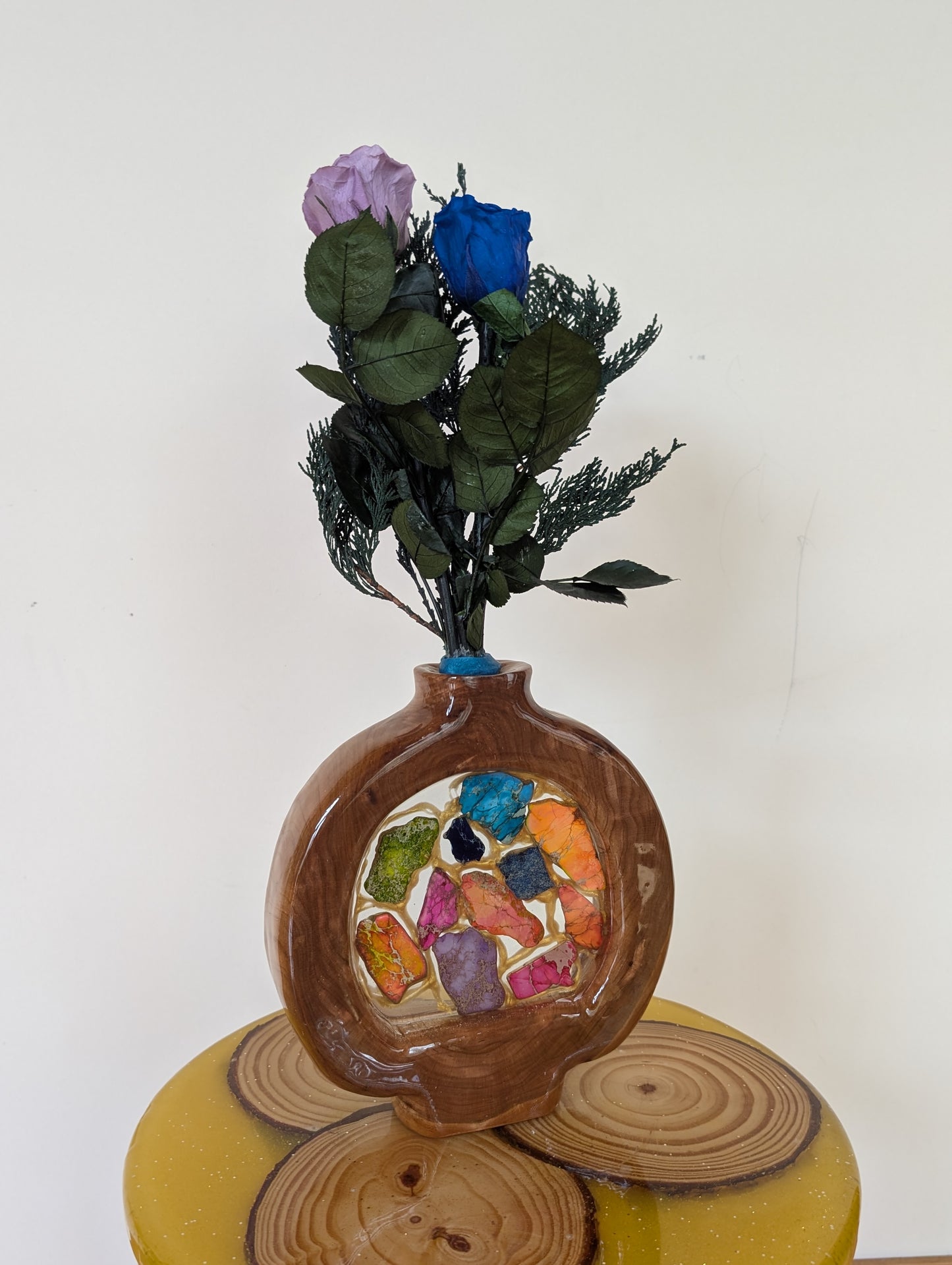 Cherry vase with real preserved roses