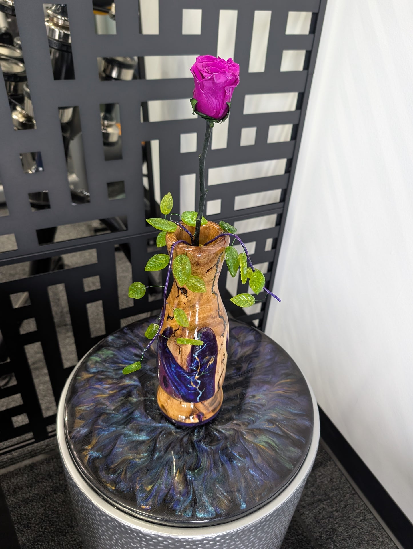 Vase wood with epoxy and preserved roses