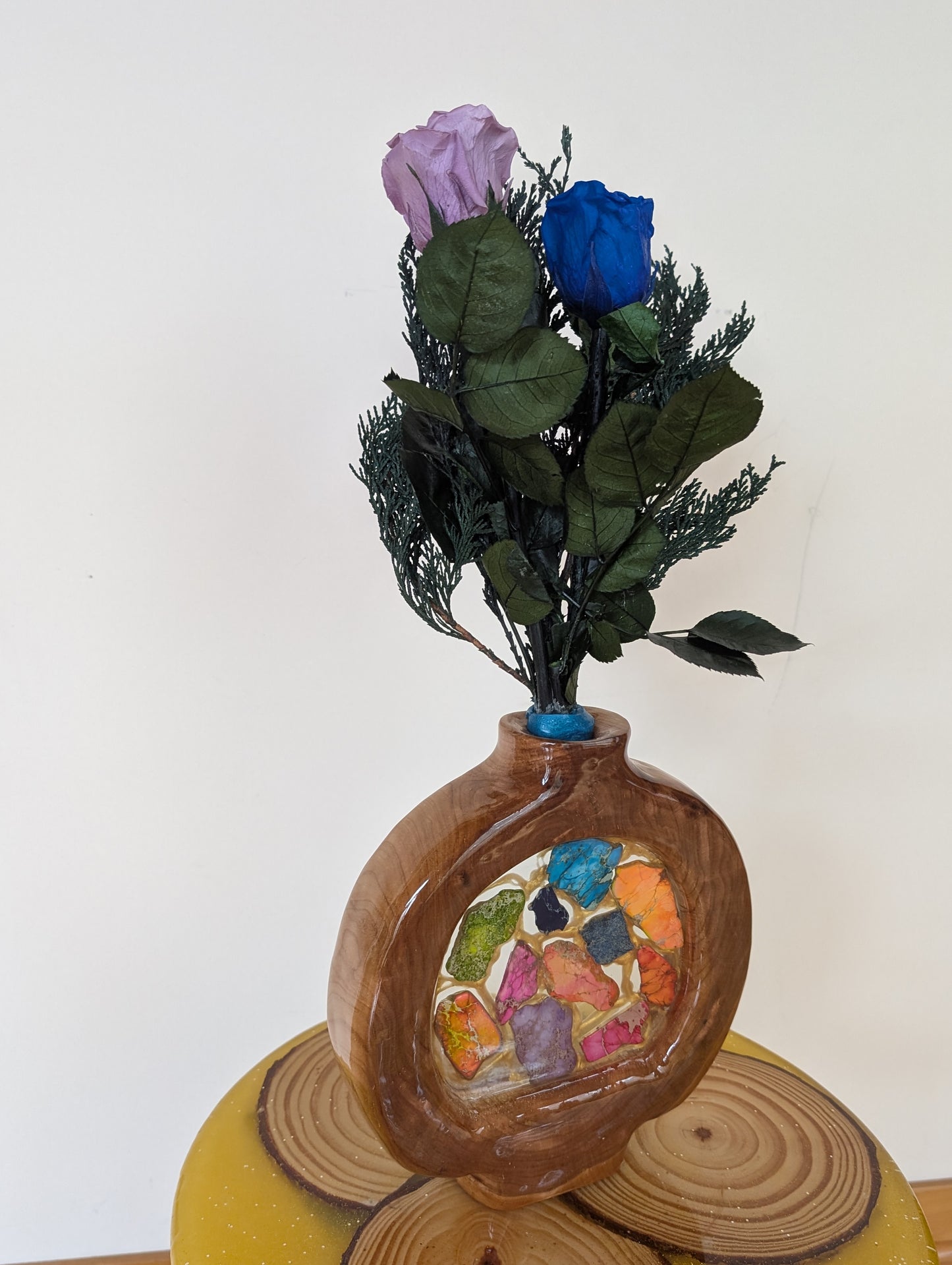Cherry vase with real preserved roses