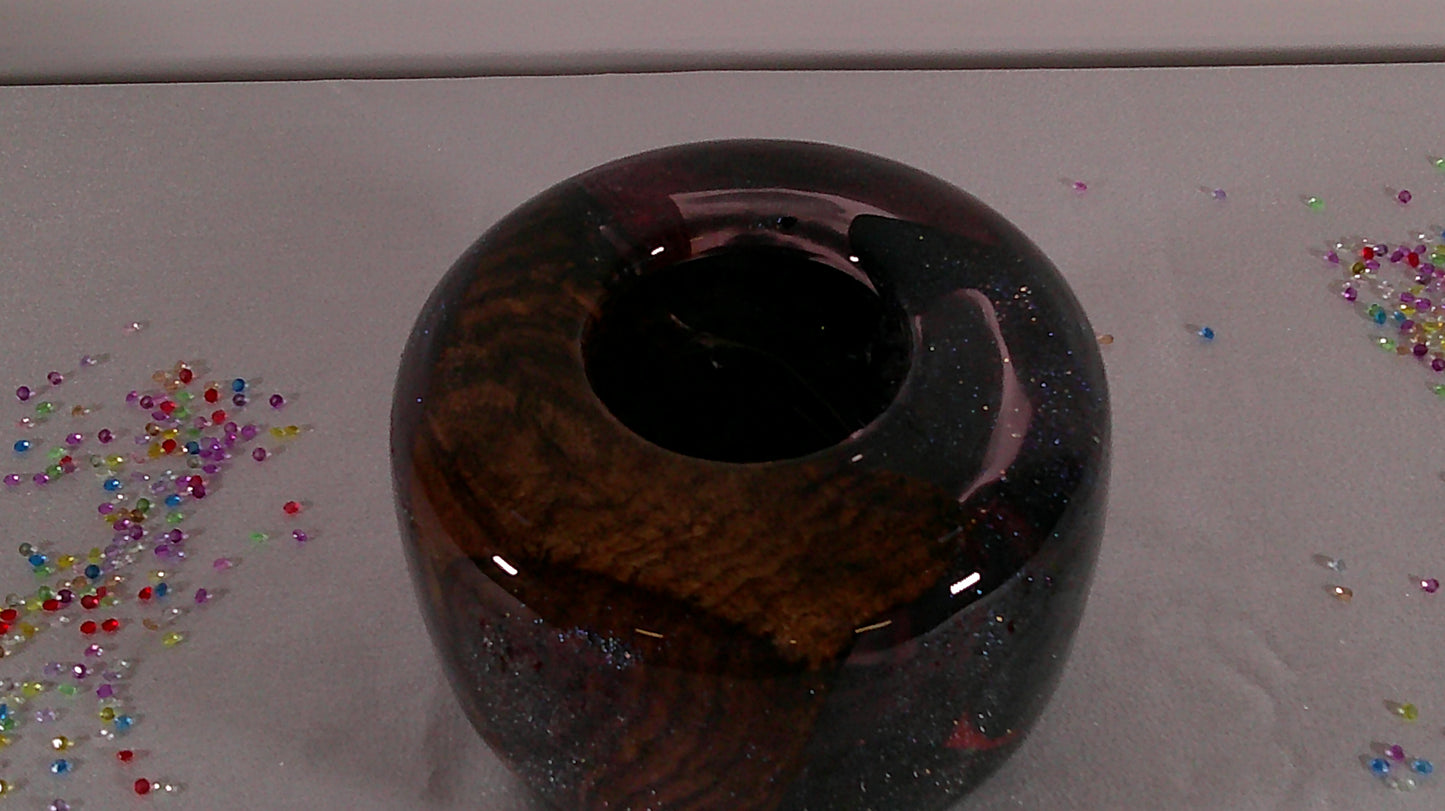 Epoxy with wood vase with real leather preserved inside