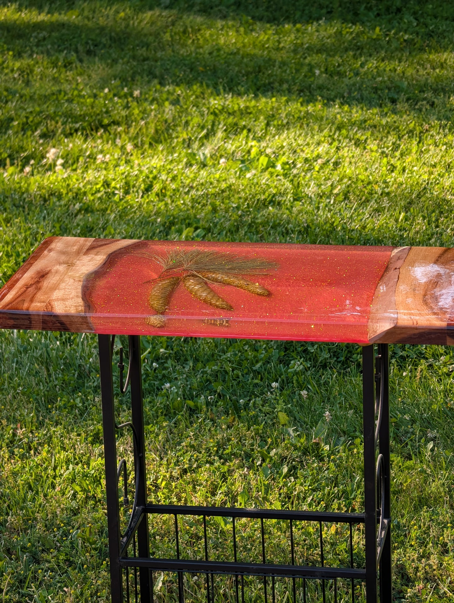 Holiday spirit end table
