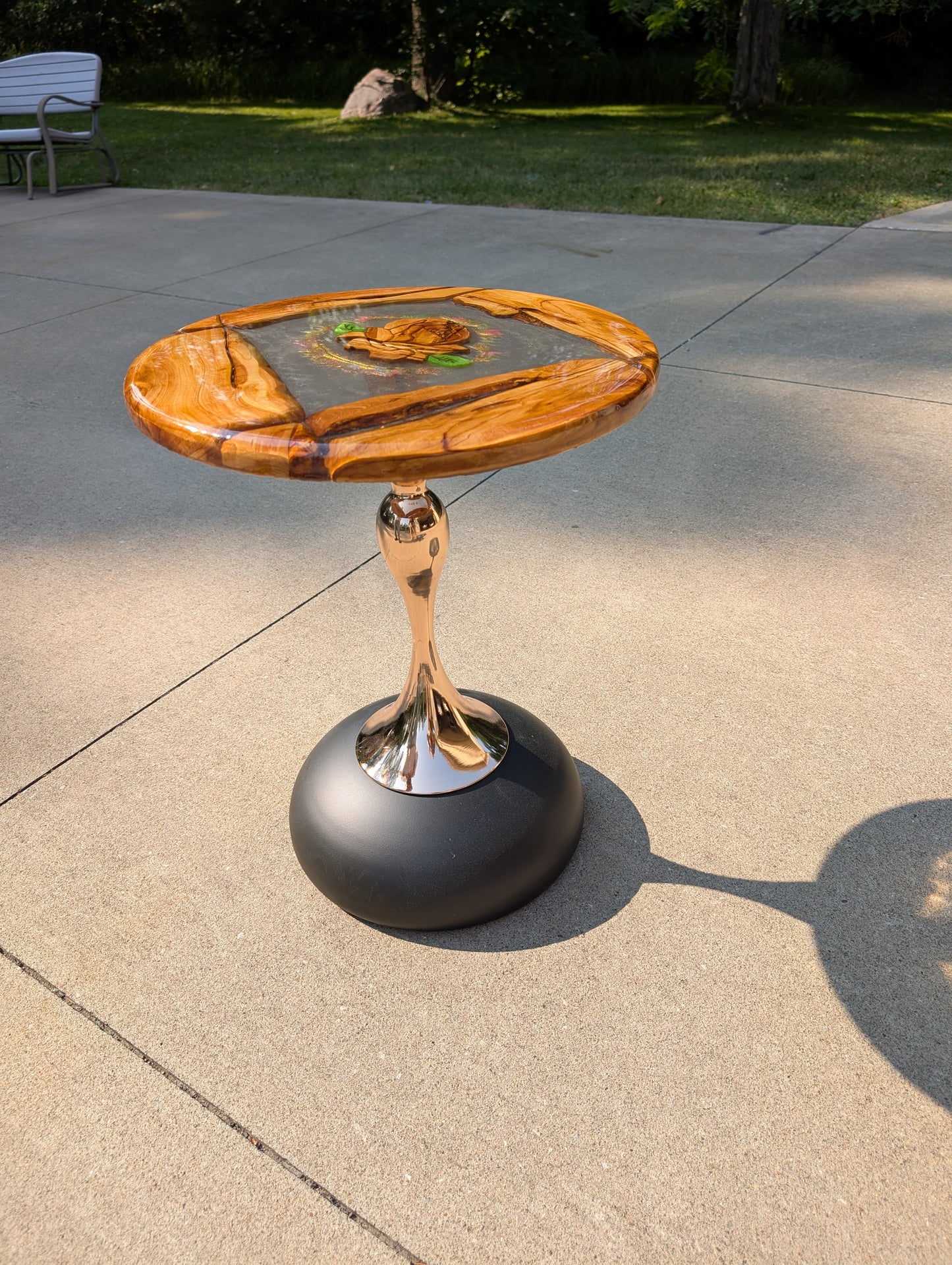 Table with a rose