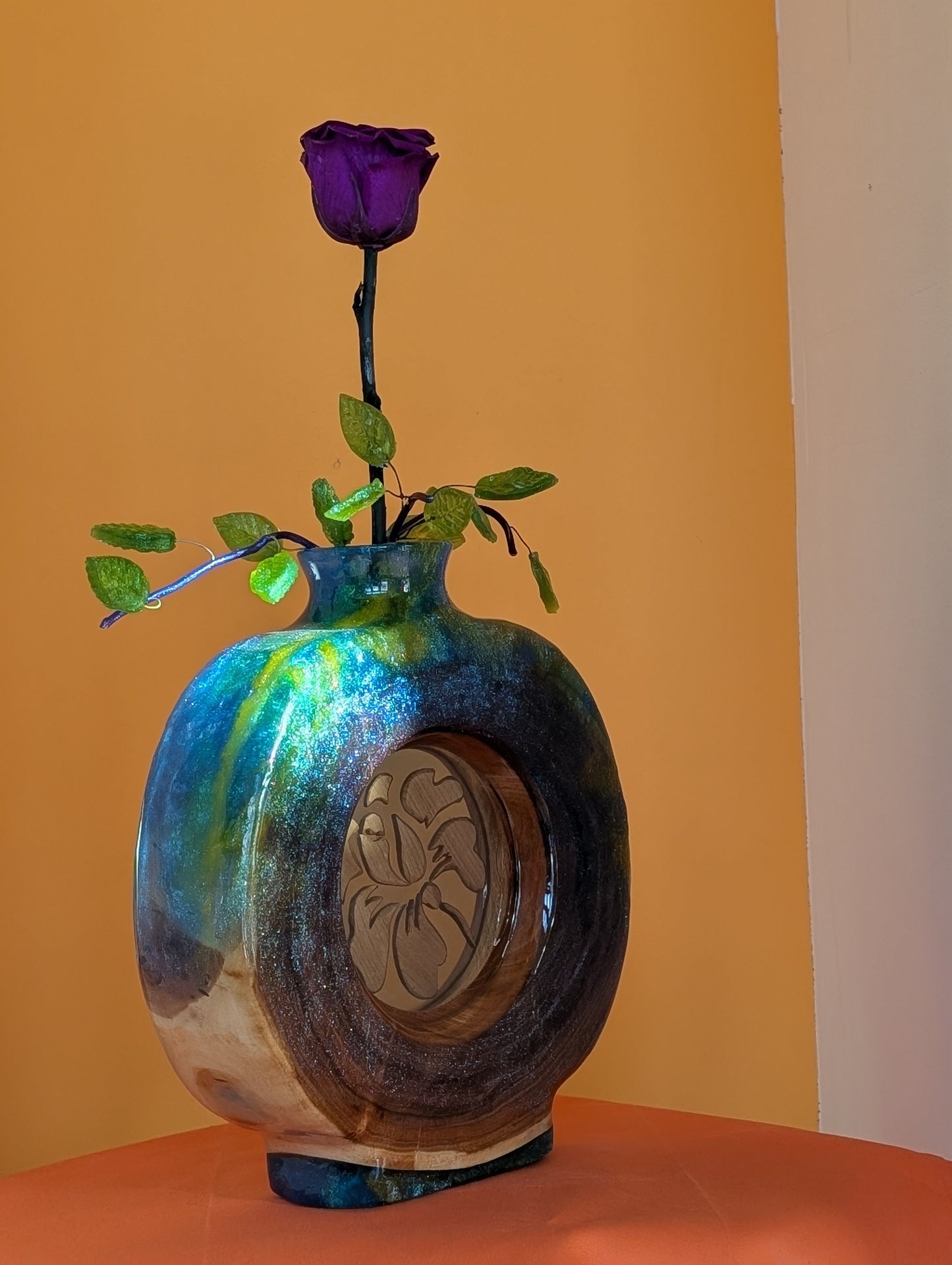 Cherry vase with real preserved roses