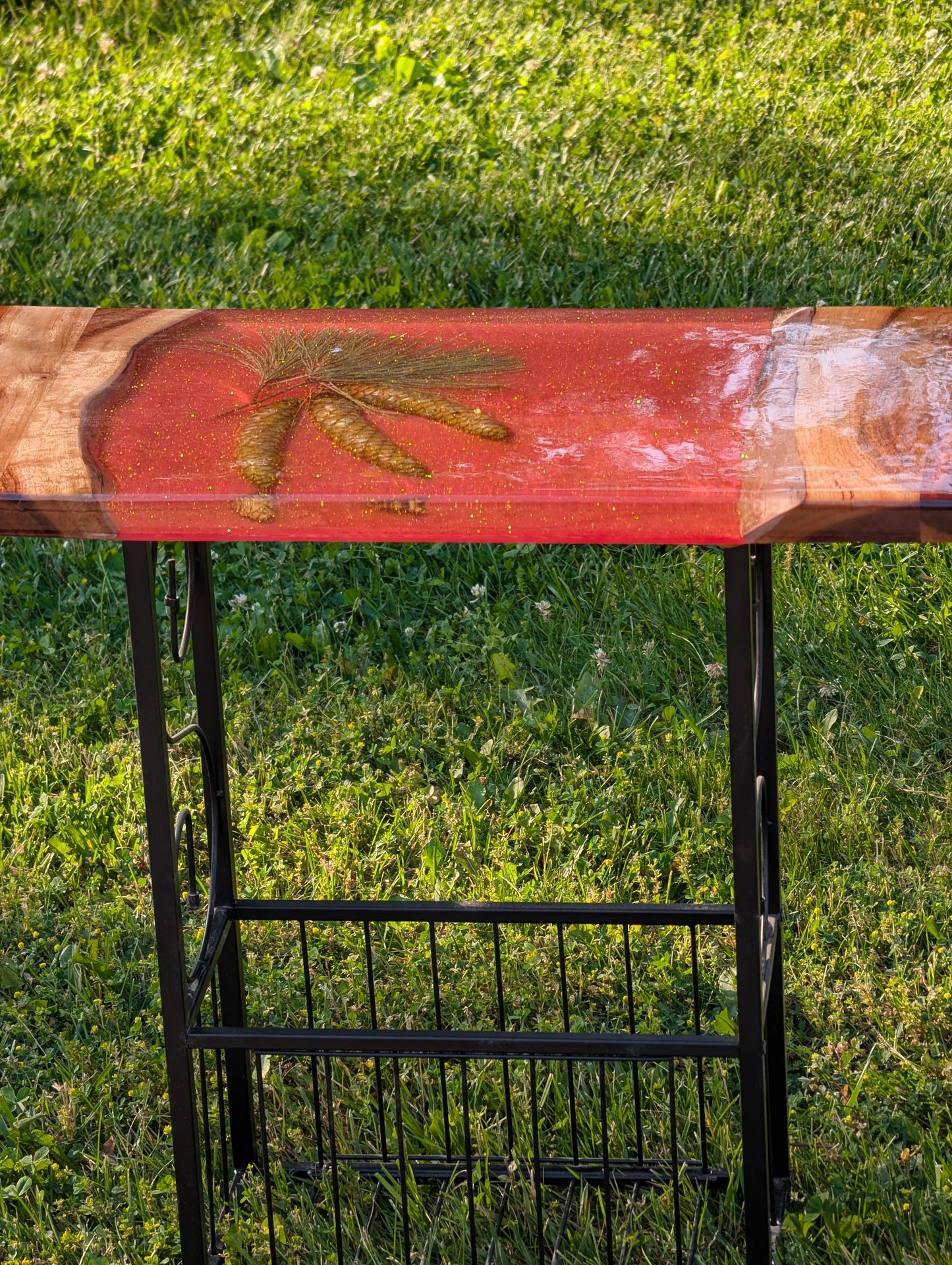Holiday spirit end table