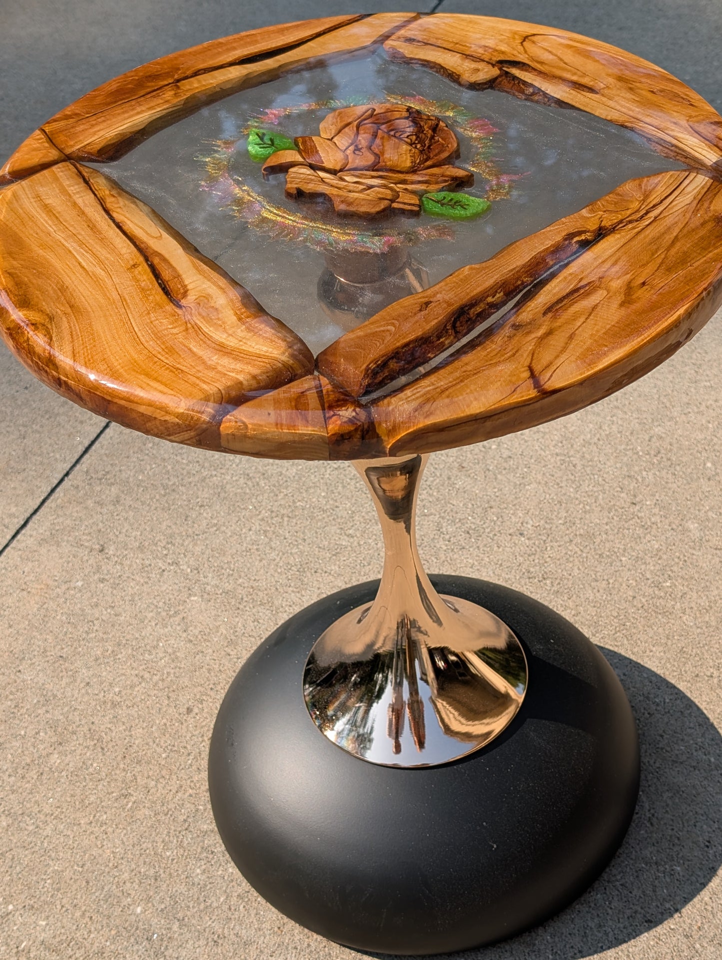 Table with a rose